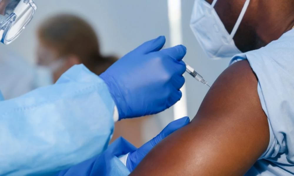 Σουηδία: Οι μετανάστες συνεχίζουν να λένε όχι στα εμβόλια